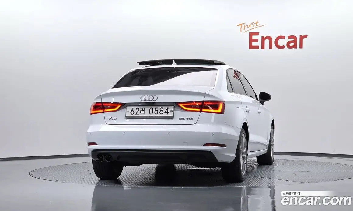 Audi A3 2015 2.0 автомат (гидро), фото 3