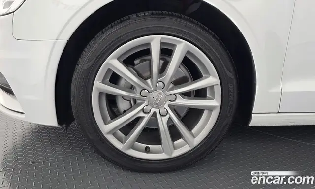 Audi A3 2015 2.0 автомат (гидро), миниатюра 4