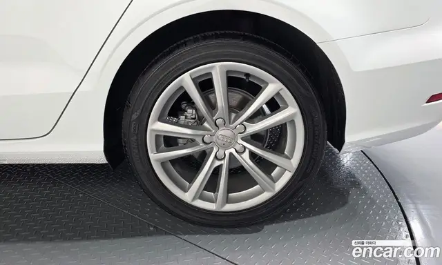Audi A3 2015 2.0 автомат (гидро), миниатюра 6