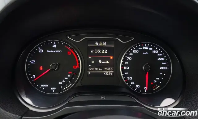 Audi A3 2015 2.0 автомат (гидро), миниатюра 10