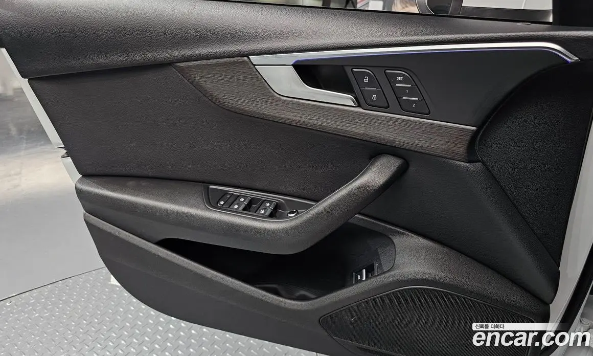 Audi A4 2019 2.0 автомат (гидро), фото 14