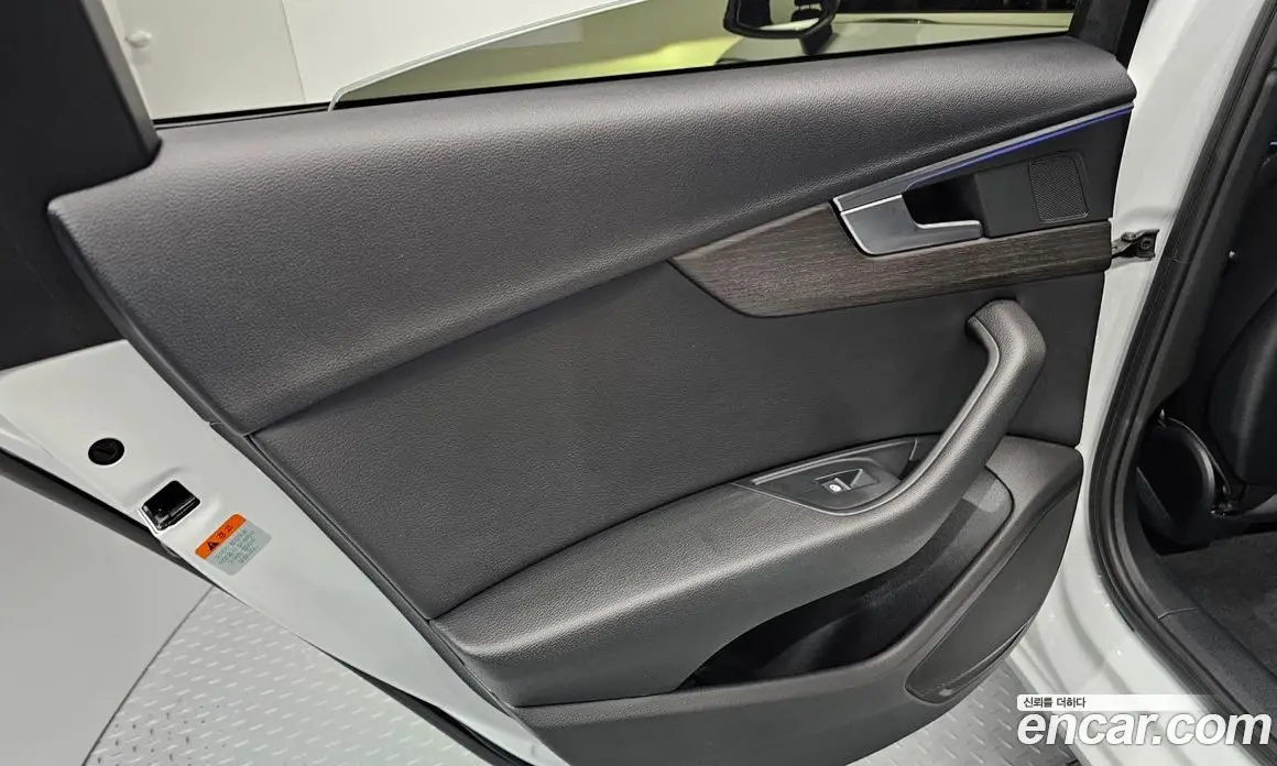 Audi A4 2019 2.0 автомат (гидро), фото 15