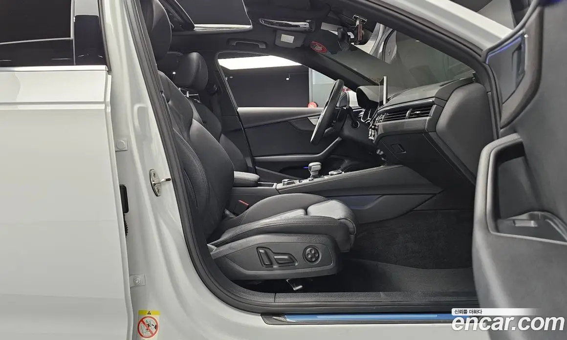 Audi A4 2019 2.0 автомат (гидро), фото 16