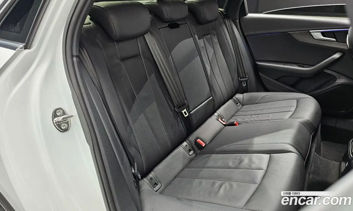 Audi A4 2019 2.0 автомат (гидро), фото 17