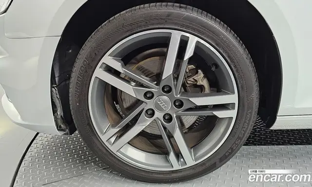 Audi A4 2019 2.0 автомат (гидро), миниатюра 5