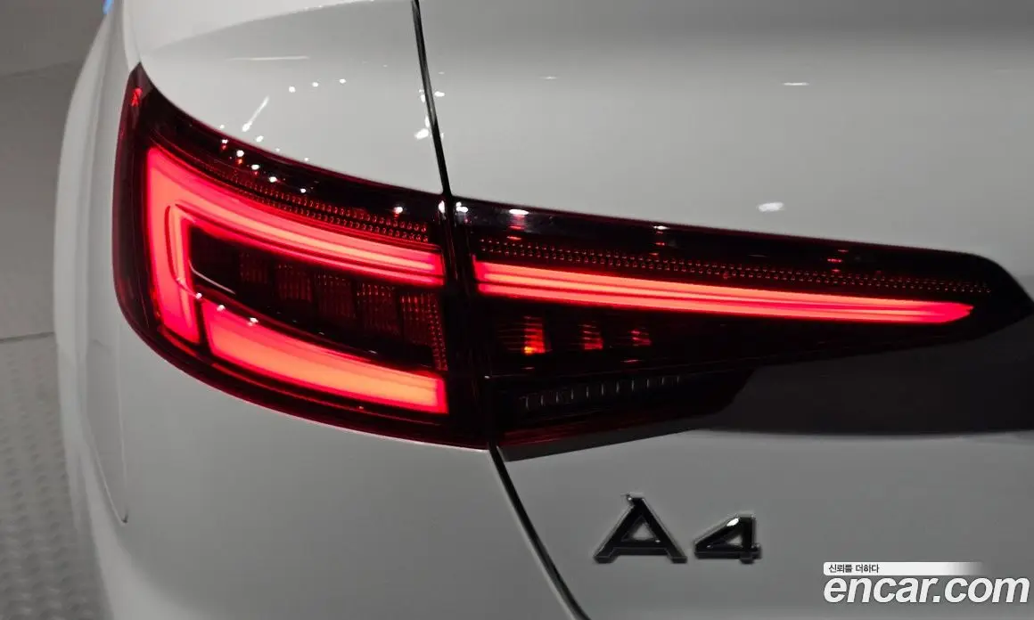 Audi A4 2019 2.0 автомат (гидро), фото 9