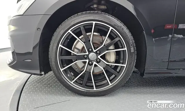 Audi A6 2019 2.0 автомат (гидро), миниатюра 5