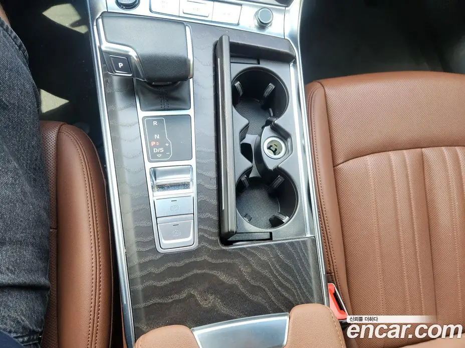 Audi A6 2023 2.0 автомат (гидро), фото 9