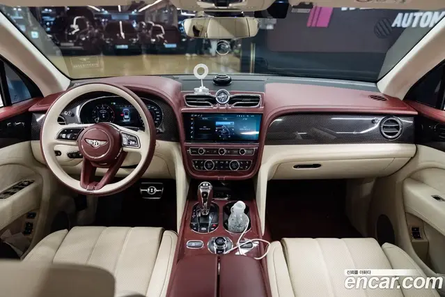 Bentley Bentayga 2025 4.0 автомат (гидро), миниатюра 5