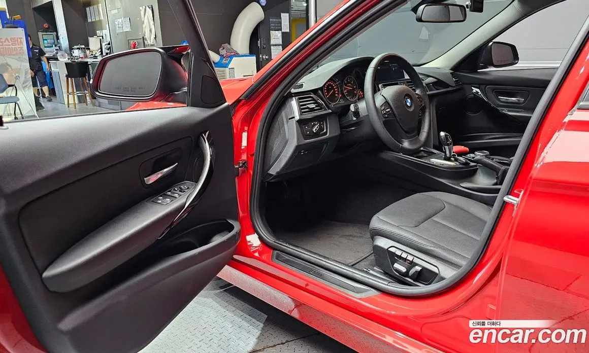 BMW 3 серия 2018 2.0 автомат (гидро), фото 13