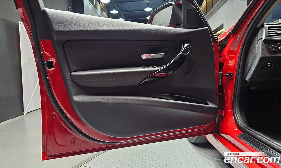 BMW 3 серия 2018 2.0 автомат (гидро), фото 14