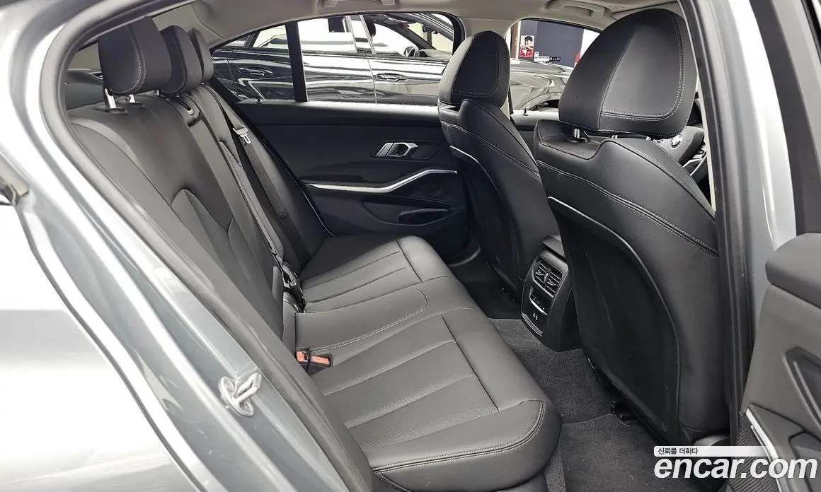BMW 3 серия 2025 2.0 автомат (гидро), фото 12