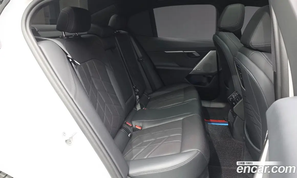 BMW 5 серия 2025 2.0 автомат (гидро), фото 12
