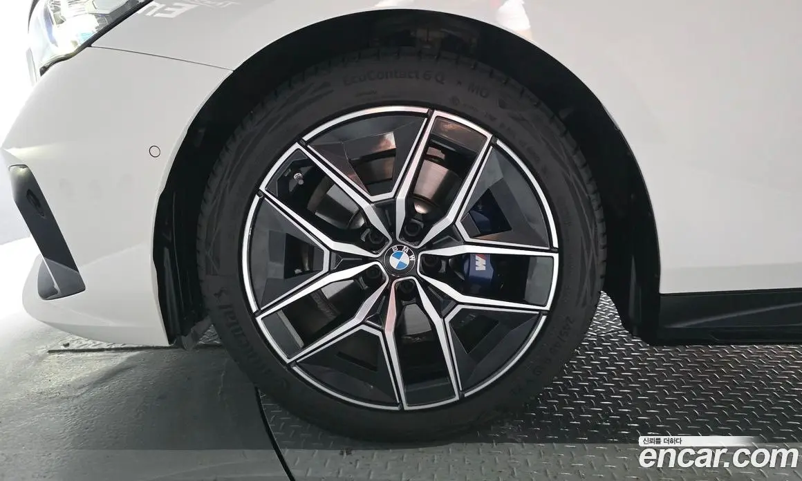 BMW 5 серия 2025 2.0 автомат (гидро), фото 5