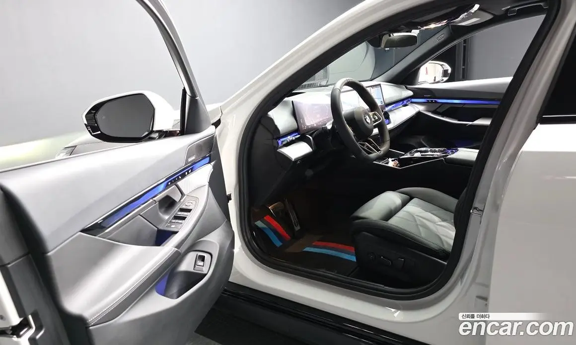 BMW 5 серия 2025 2.0 автомат (гидро), фото 10