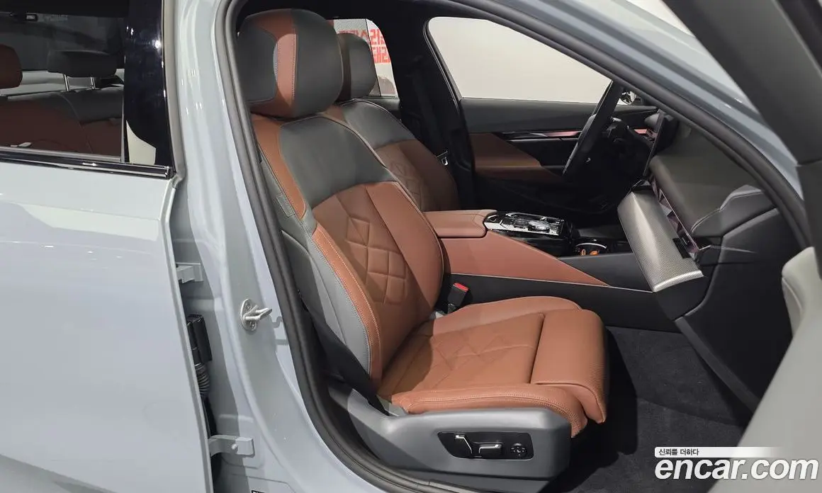 BMW 5 серия 2025 2.0 автомат (гидро), фото 12