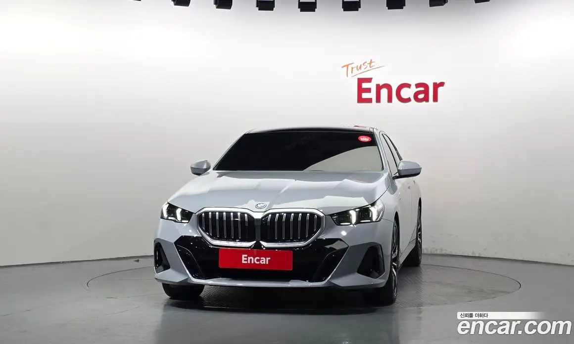 BMW 5 серия 2025 2.0 автомат (гидро), фото 3