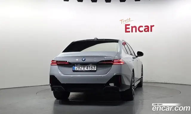 BMW 5 серия 2025 2.0 автомат (гидро), миниатюра 4