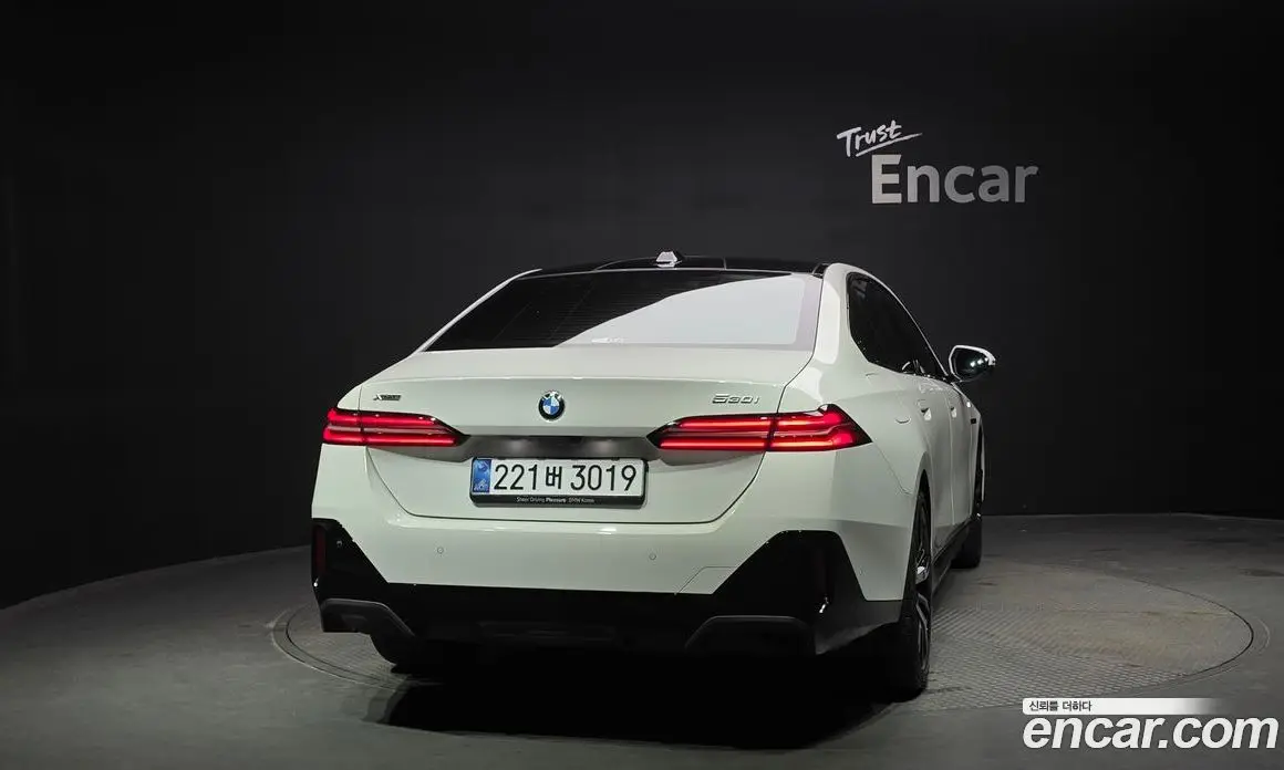 BMW 5 серия 2025 2.0 автомат (гидро), фото 3