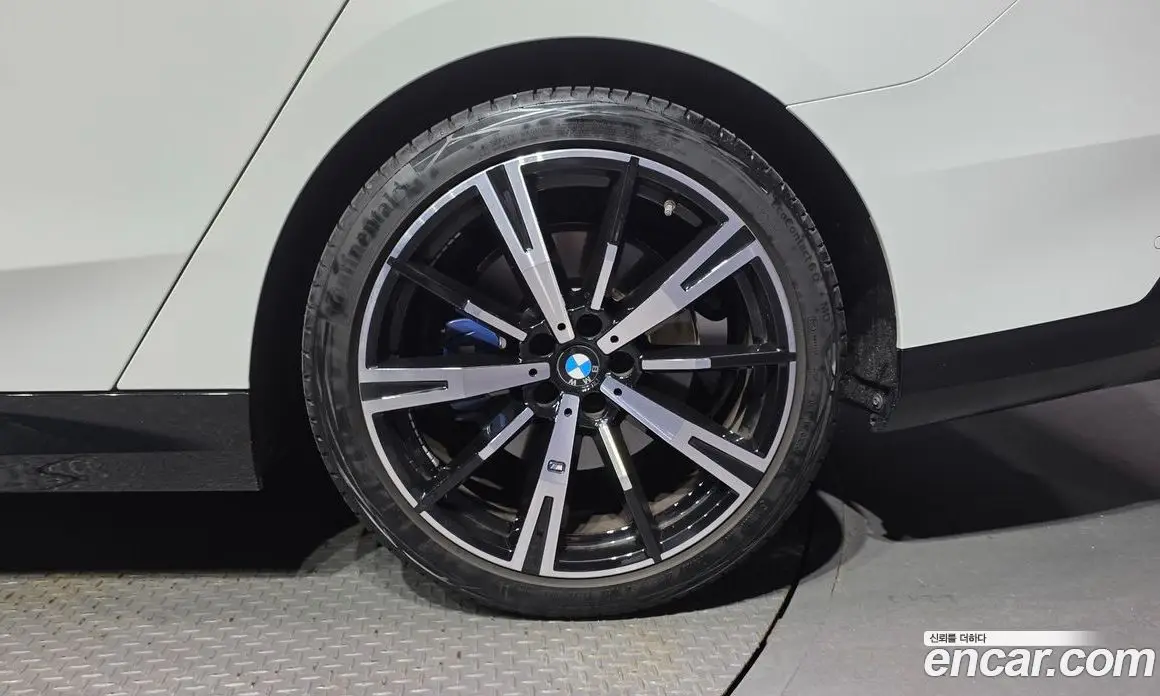 BMW 5 серия 2025 2.0 автомат (гидро), фото 6