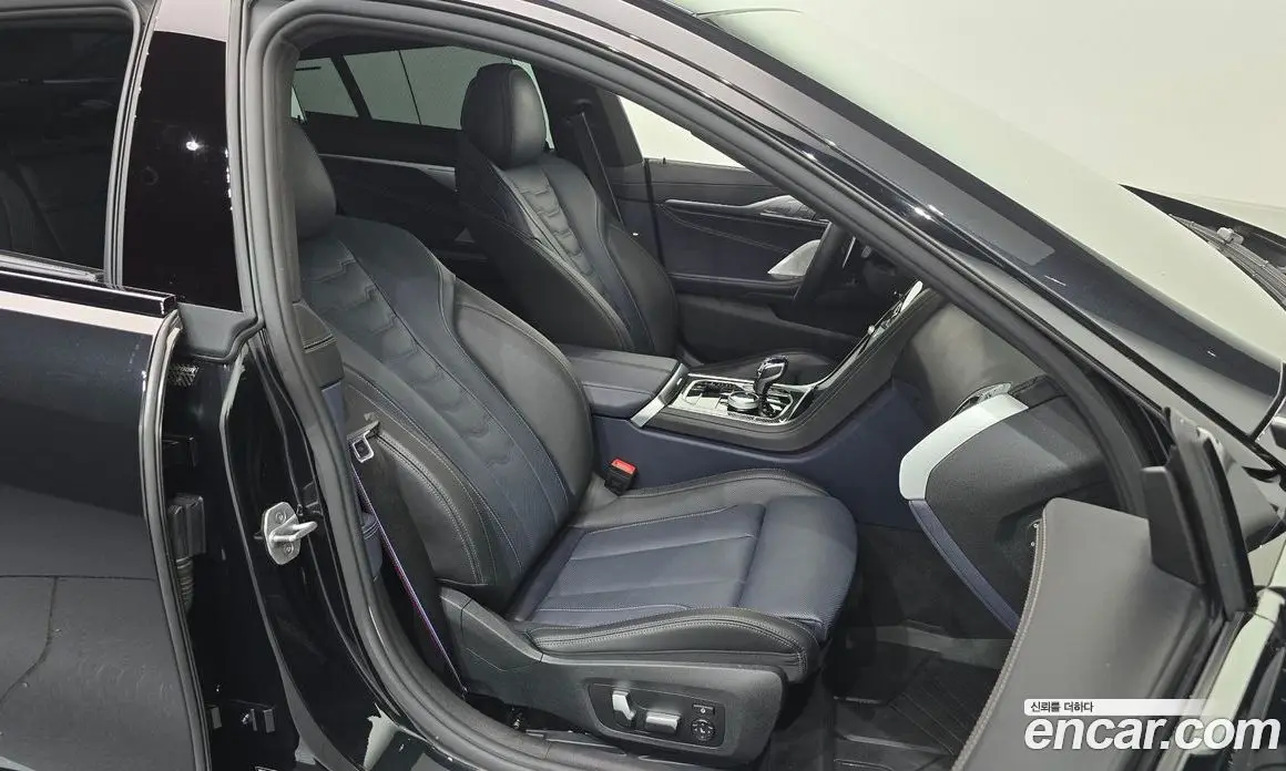 BMW 8 серия 2025 4.4 автомат (гидро), фото 16
