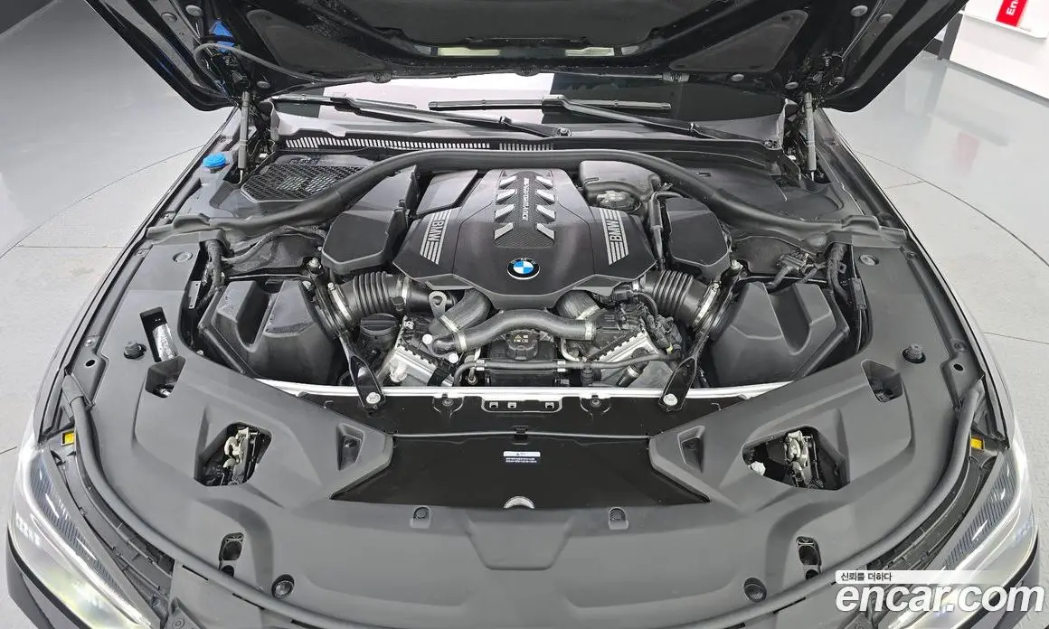 BMW 8 серия 2025 4.4 автомат (гидро), фото 6