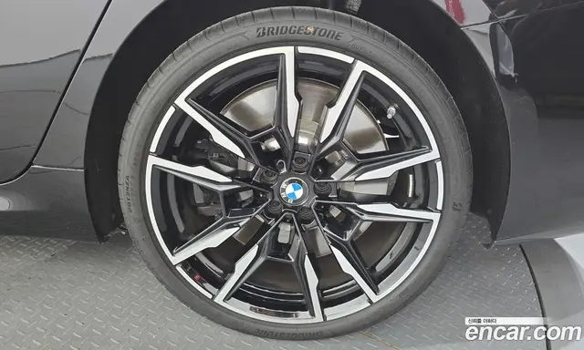 BMW 8 серия 2025 4.4 автомат (гидро), миниатюра 7