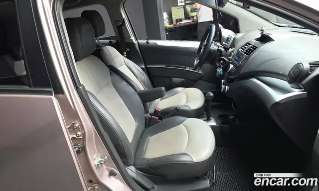 Chevrolet Spark 2011 1.0 автомат (гидро), миниатюра 10