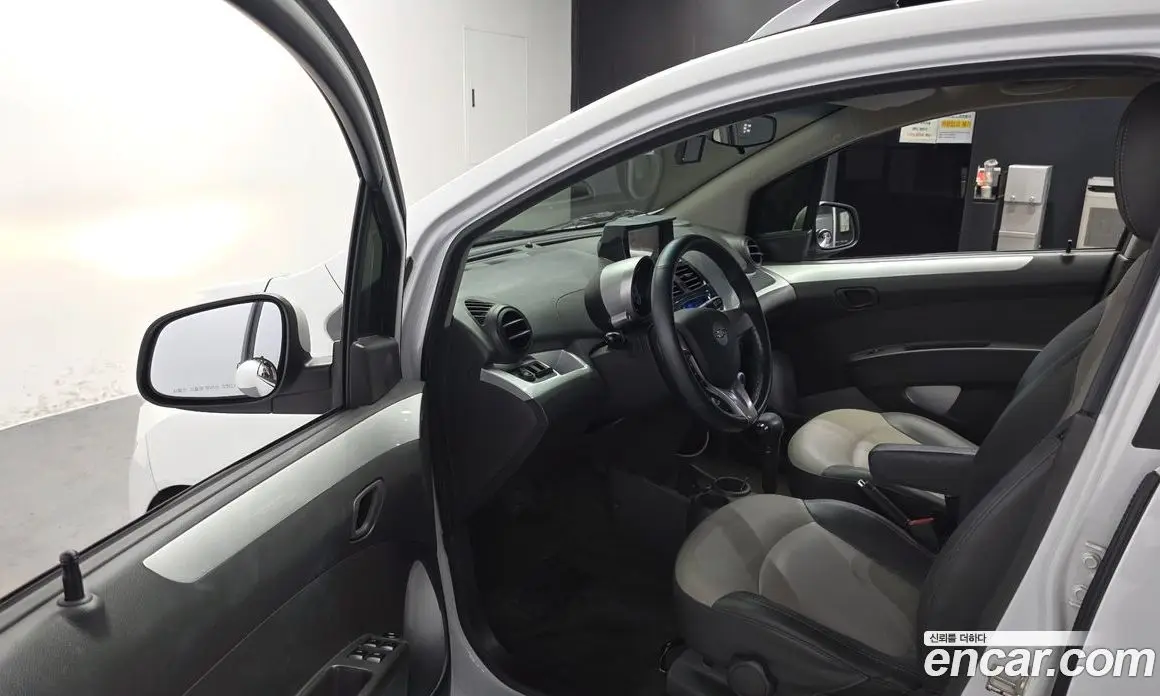 Chevrolet Spark 2011 1.0 автомат (гидро), фото 13
