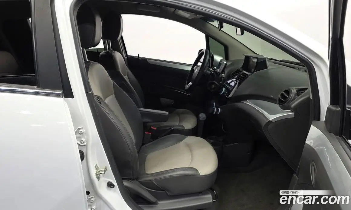 Chevrolet Spark 2011 1.0 автомат (гидро), фото 16