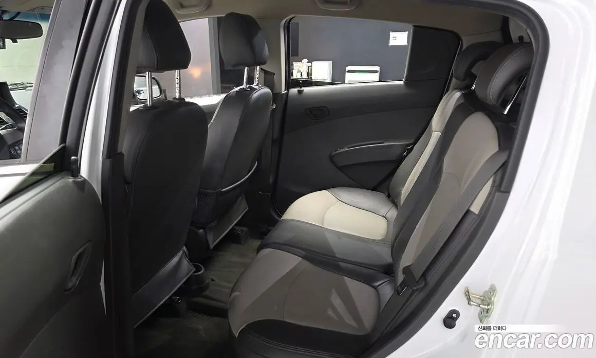 Chevrolet Spark 2011 1.0 автомат (гидро), фото 17