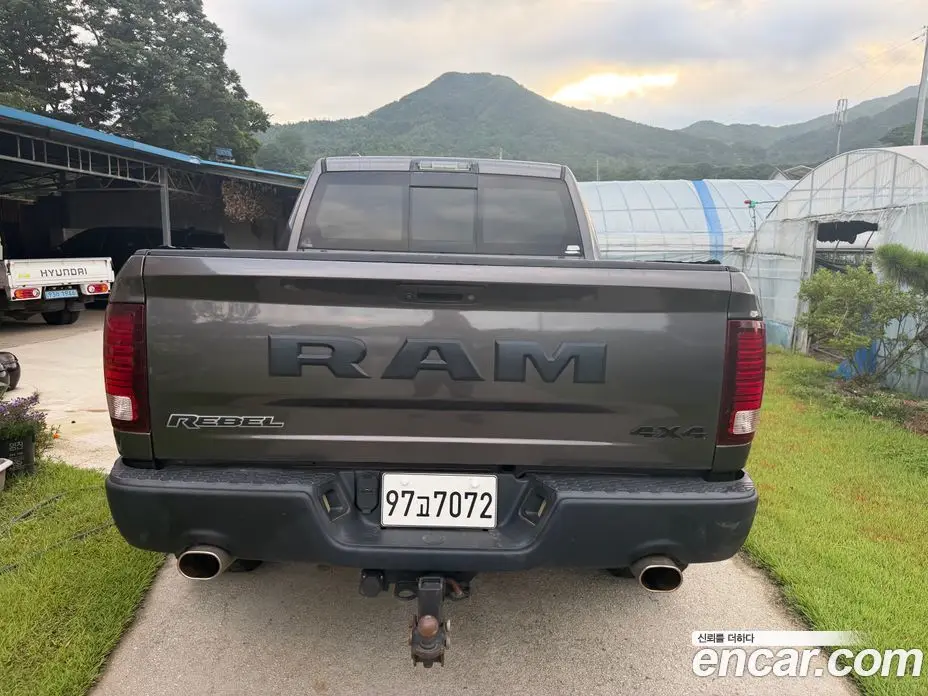 Dodge Ram Pick Up 2015 5.7 автомат (гидро), фото 4