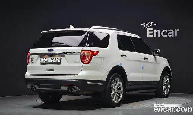 Ford Explorer 2019 2.3 автомат (гидро), миниатюра 2