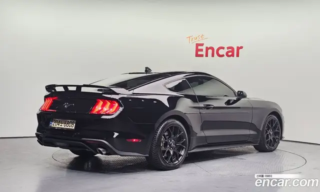 Ford Mustang 2022 2.3 автомат (гидро), миниатюра 2