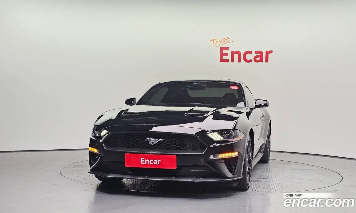 Ford Mustang 2022 2.3 автомат (гидро), фото 3