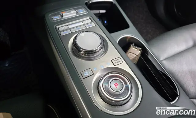 Genesis GV70 2022 0.1 автомат (гидро), миниатюра 12