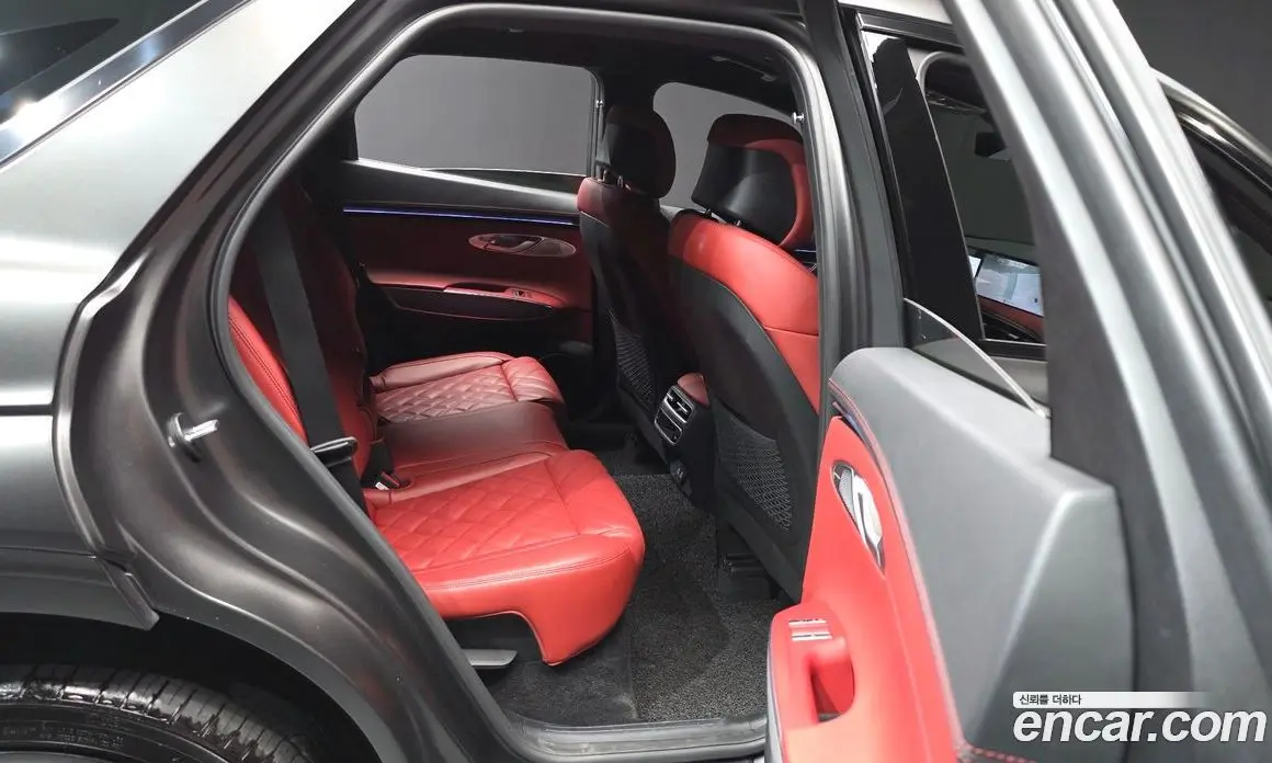 Genesis GV70 2024 2.5 автомат (гидро), фото 18