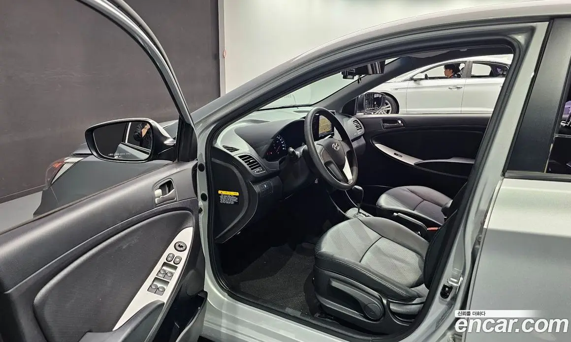 Hyundai Accent 2015 1.4 автомат (гидро), фото 13