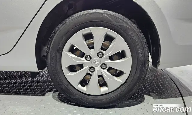 Hyundai Accent 2015 1.4 автомат (гидро), миниатюра 7