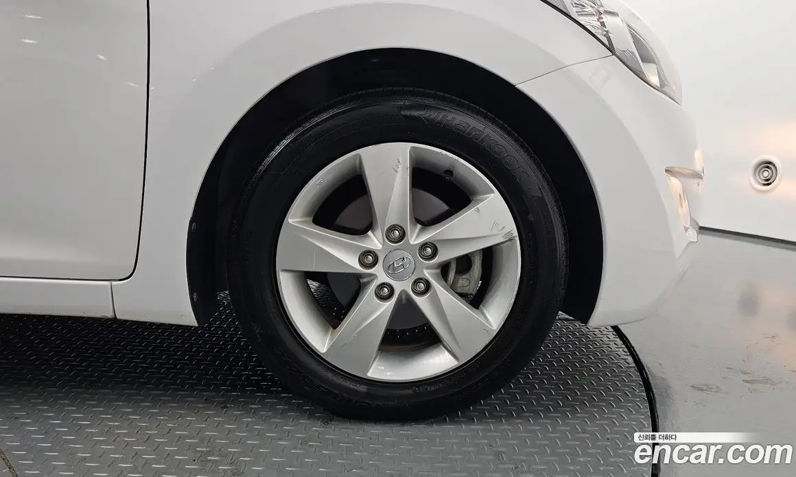 Hyundai Avante 2012 1.6 автомат (гидро), фото 6