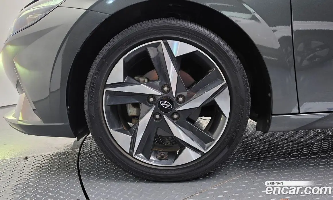 Hyundai Avante 2022 1.6 автомат (гидро), фото 4
