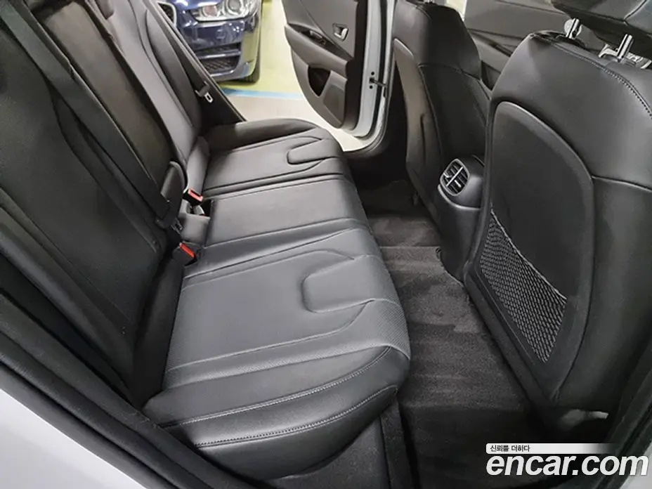 Hyundai Avante 2022 1.6 автомат (гидро), фото 13