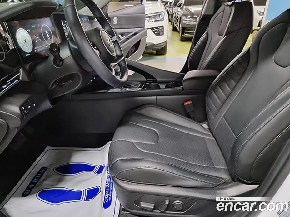 Hyundai Avante 2022 1.6 автомат (гидро), фото 14