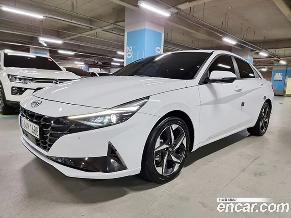 Hyundai Avante 2022 1.6 автомат (гидро), фото 3