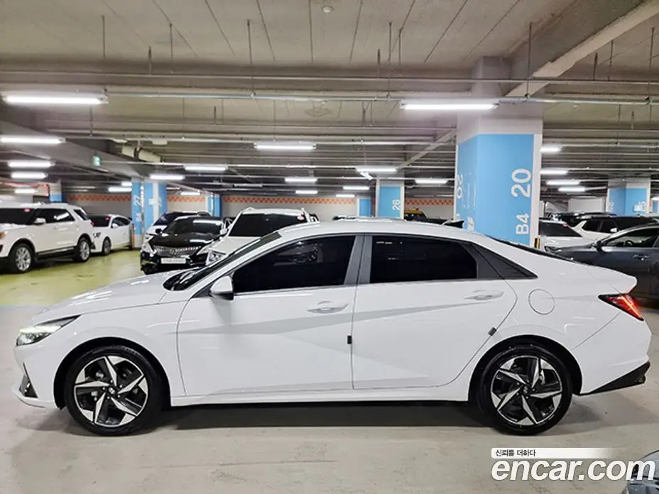 Hyundai Avante 2022 1.6 автомат (гидро), фото 5