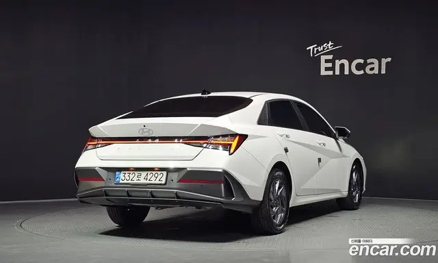 Hyundai Avante 2023 1.6 автомат (гидро), миниатюра 2