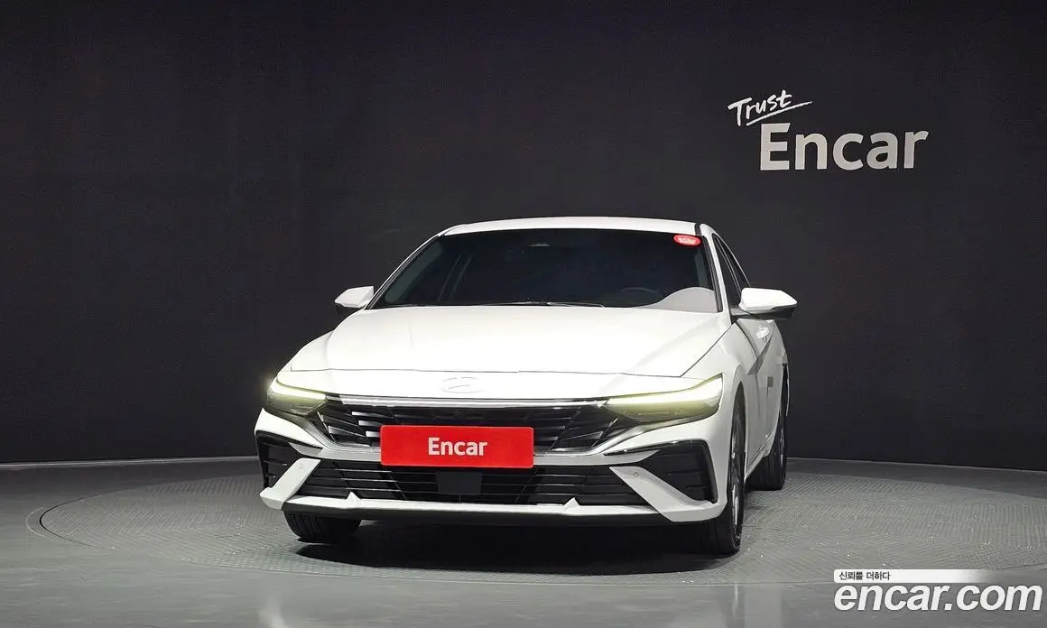 Hyundai Avante 2023 1.6 автомат (гидро), фото 3