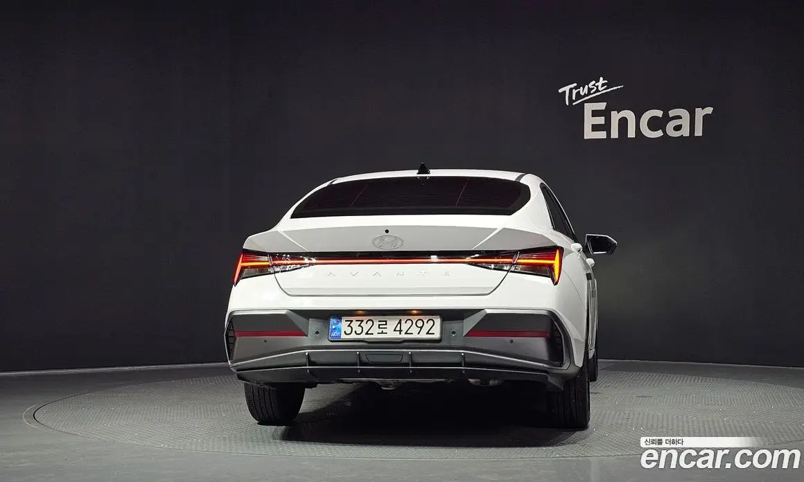 Hyundai Avante 2023 1.6 автомат (гидро), фото 4