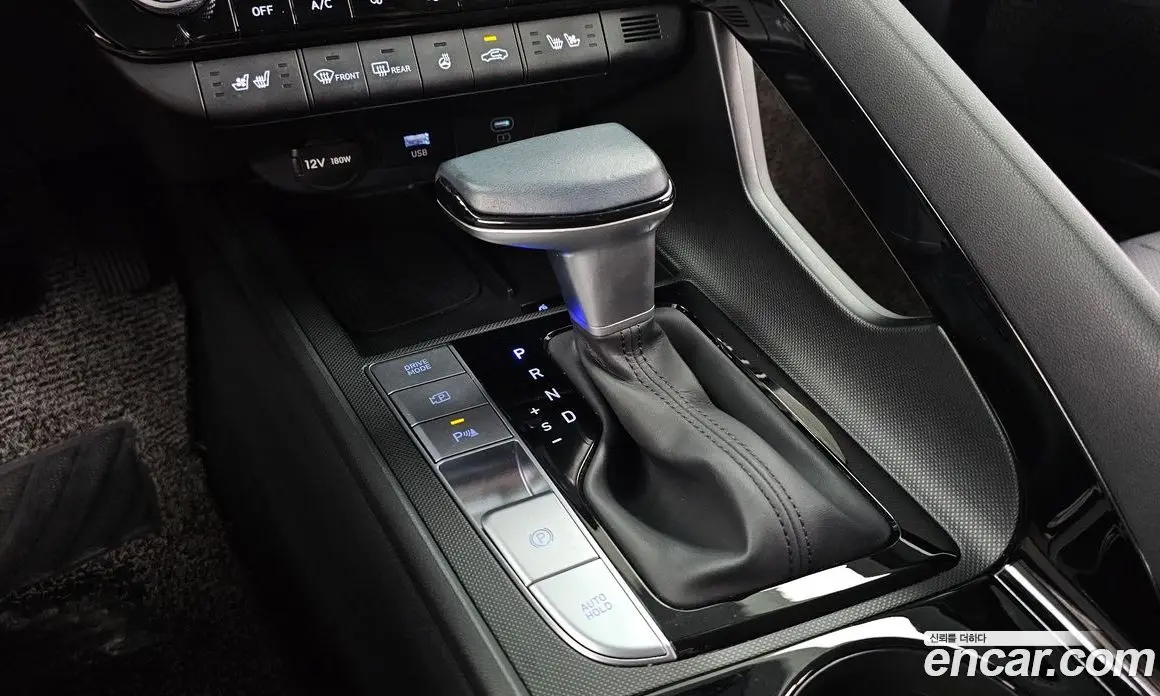 Hyundai Avante 2023 1.6 автомат (гидро), фото 9