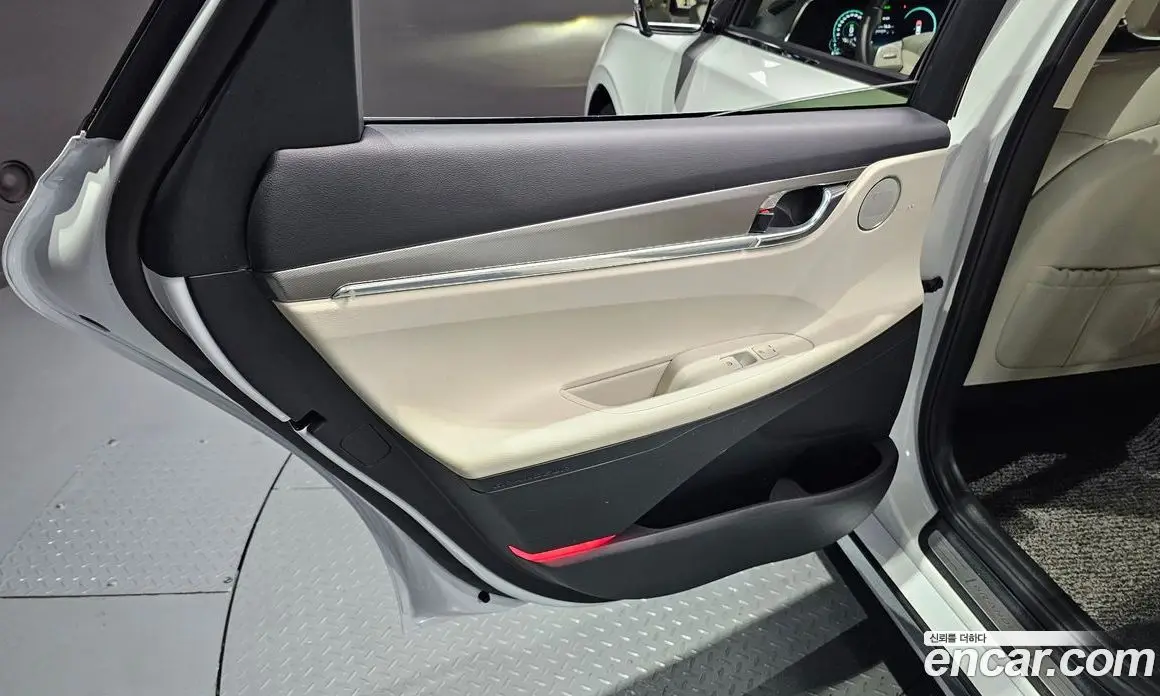Hyundai Grandeur 2022 2.4 автомат (гидро), фото 15